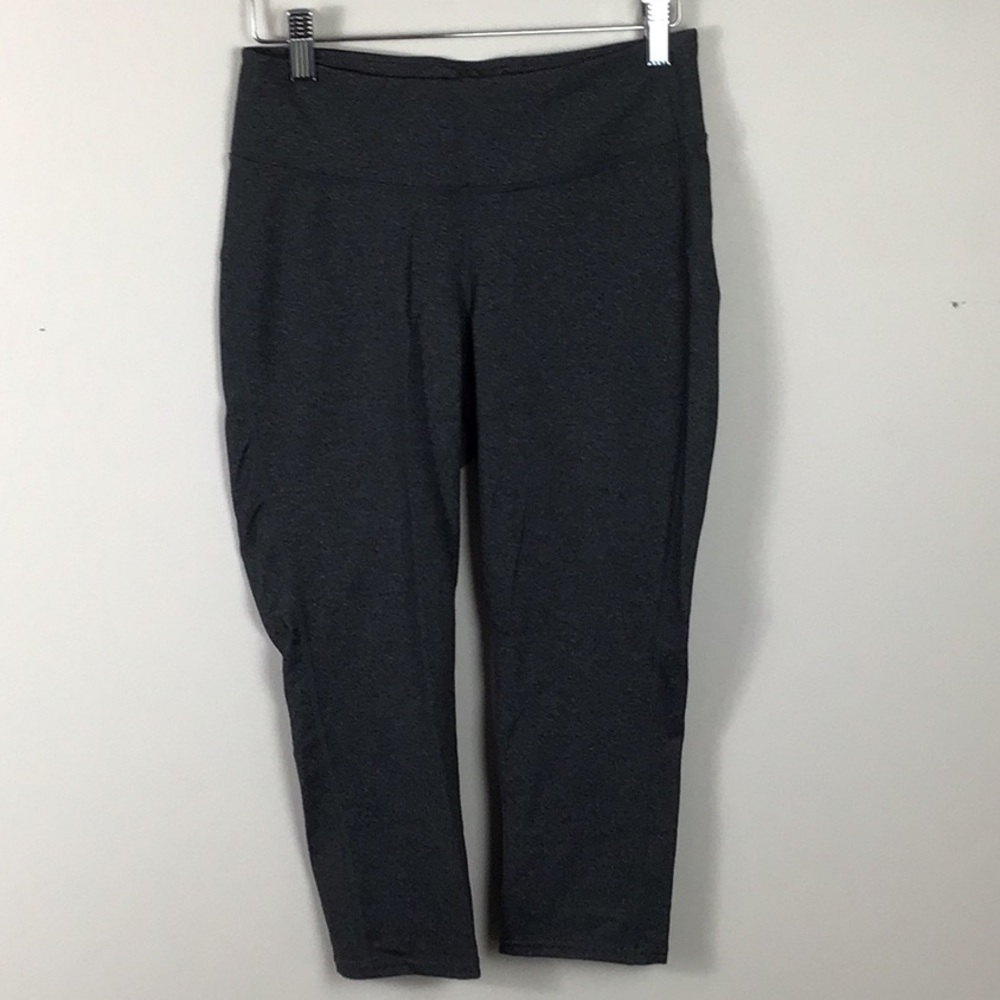 Gapfit gap gray 3/4 length athletic exercise leggings mid rise size medium